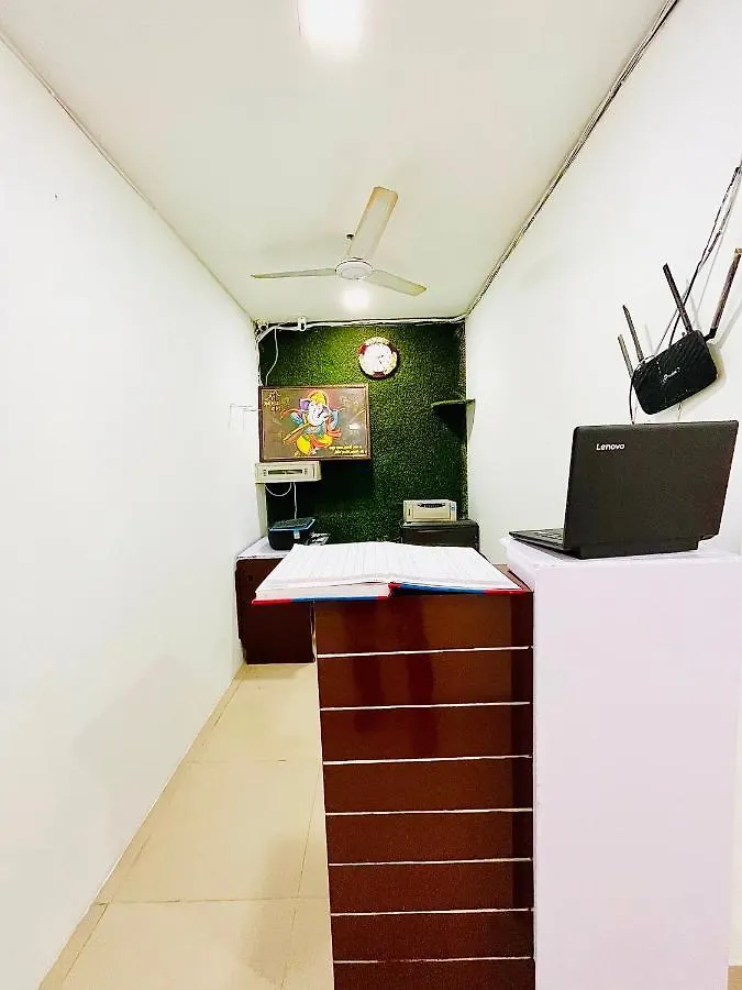 ***  Oyo 80984E Kc Hotel New Delhi India