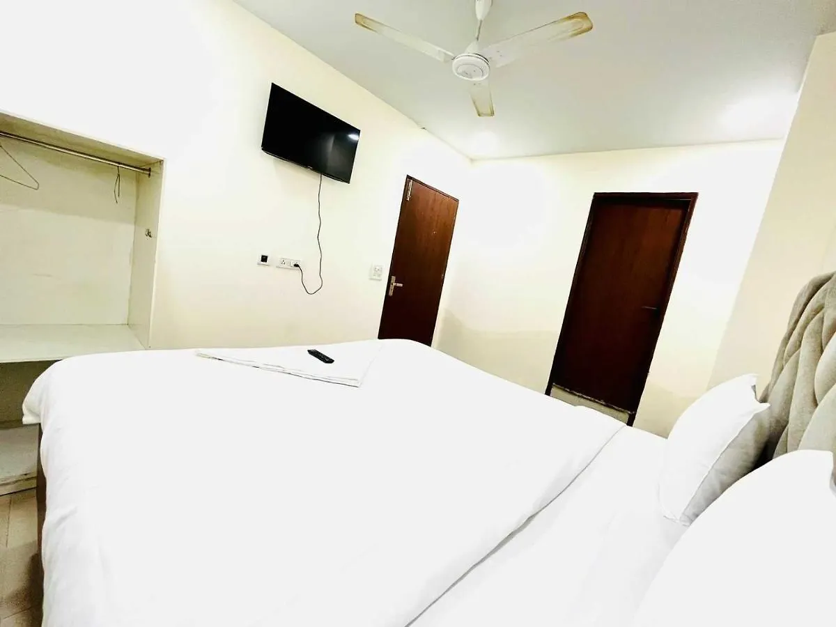 Oyo 80984E Kc Hotel New Delhi India