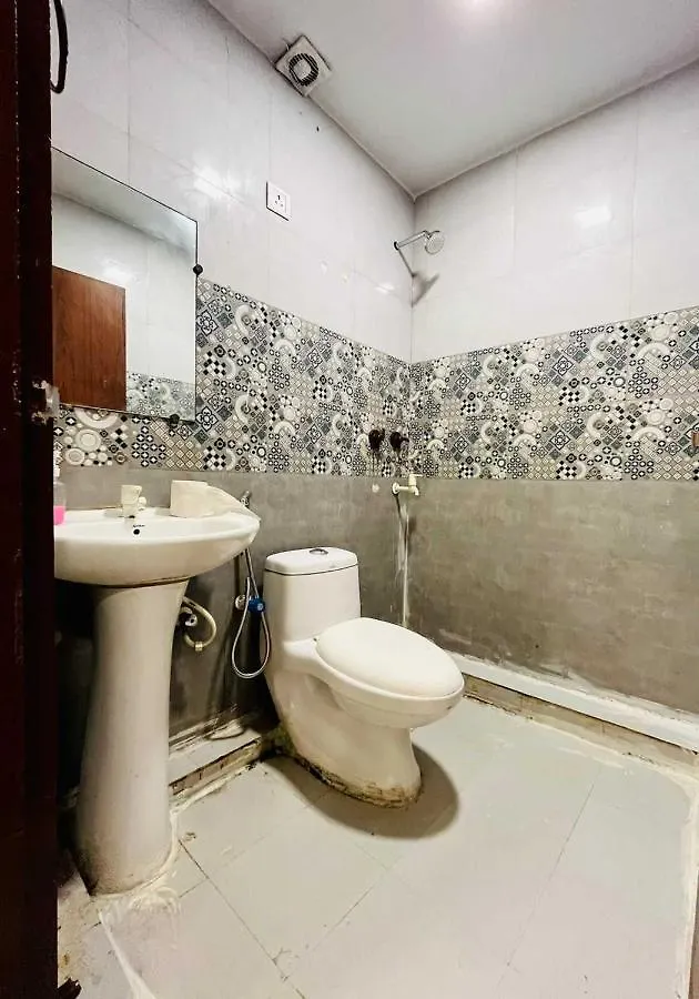 Oyo 80984E Kc Hotel New Delhi