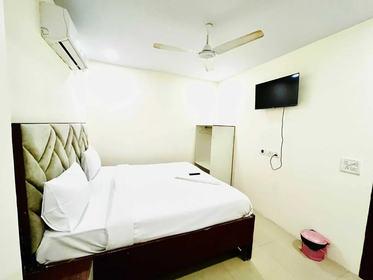 Oyo 80984E Kc Hotel New Delhi