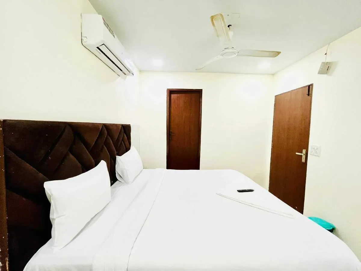 ***  Oyo 80984E Kc Hotel New Delhi India